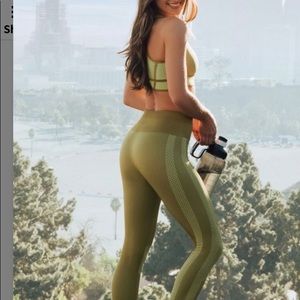 Fabletics leggings & sports bra set